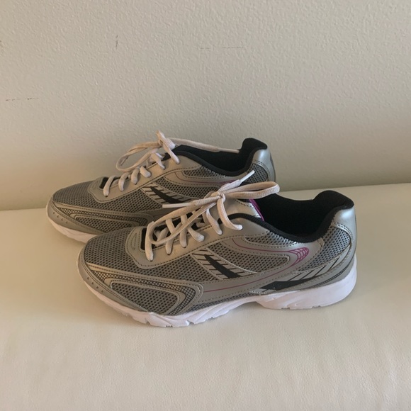 💝3/$40 sneakers for woman - Picture 2 of 6